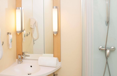 Cesson-Sevigne Hotel | ibis Rennes Beaulieu