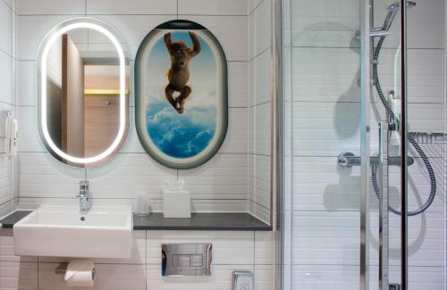 Heathrow Villages Hotel | ibis Styles London Heathrow Airport