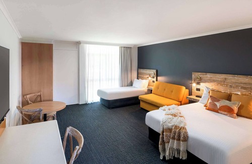 Orange East Hotel | ibis Styles Orange