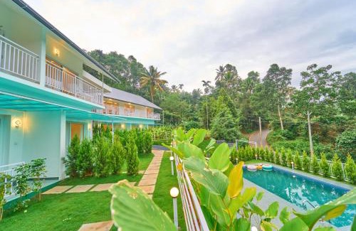 Nullatanni Resort | Ice Mist Pool Resort Munnar By VOYE HOMES