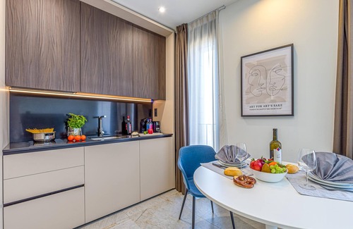 Lugano Apartment | Icon H 406 Suite Business