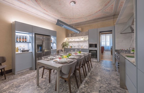 Santa Croce Apartment | Iconic 4 Bedroom Palazzo for a true home from home experience