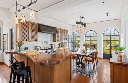 Laguna House | Iconic Architecture, Hot Tub, and Stunning Views- All Within Minutes From Downtown SB!