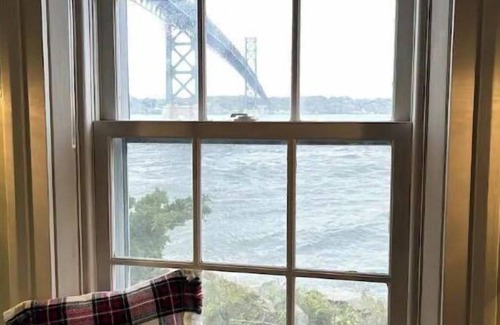 Adamsville House | Iconic Bristol Ferry Lighthouse