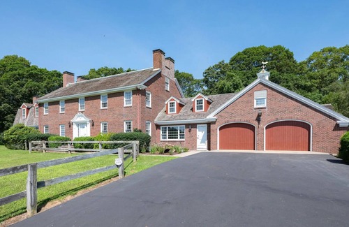 Mystic - New London House | Iconic Charming Estate Overlooking Cove with Water Access in Peaceful Stonington