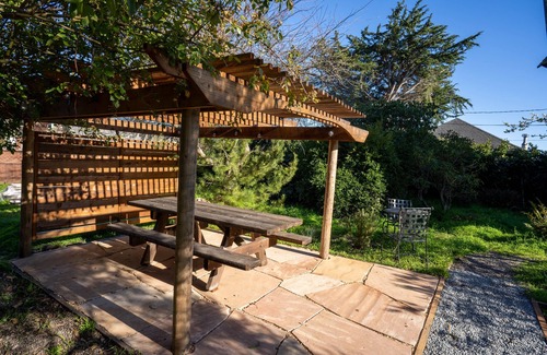 Bolinas House | Iconic Mushroom House. Ocean Views, Walk to Beach and Sauna!