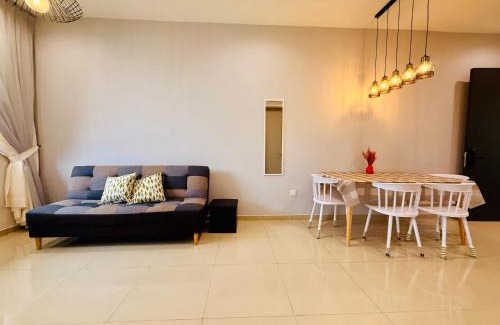 Kampung Sungai Nibong Apartment | Iconic Regency Seaview Homestay with Rooftop Pool