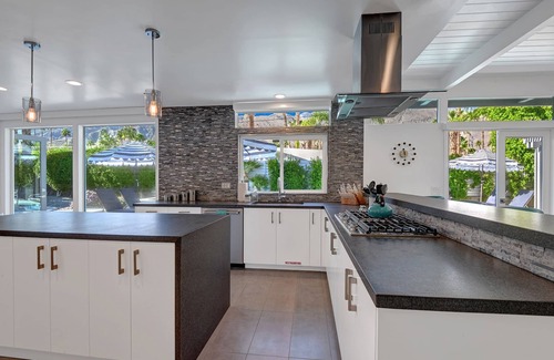 Twin Palms House | Iconic Twin Palms - Classic Upscale Midcentury!