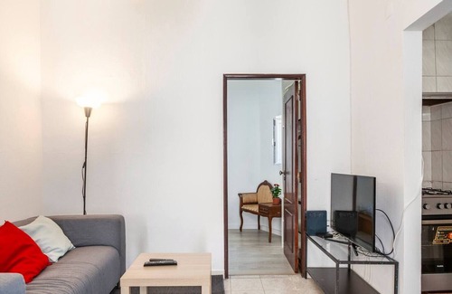 Linda-a-Velha Apartment | Ideal apartment for couple with child close to Belèm