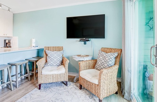 Isle of Palms Villa | Ideal Coastal Condo W/ Water Views, Private Balcony, Fast WiFi & Shared Pool!