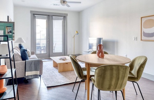 Govalle Apartment | Ideal East Austin 2BR w/ Pool, Gym & W/D, nr airport, by Blueground