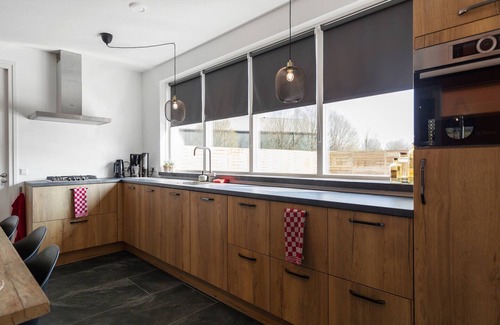 Haps House | Ideal family home with spa and large garden