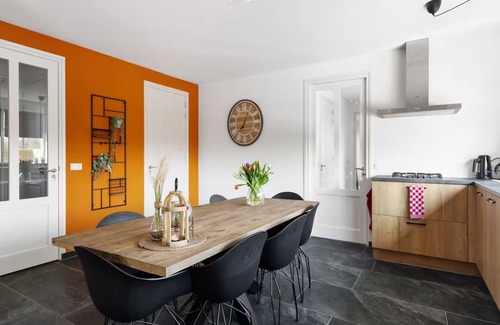 Haps House | Ideal family home with spa and large garden