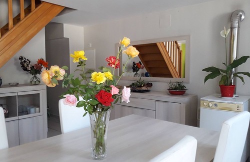 Saint-Hilaire-la-Palud Apartment | Ideal for relaxing, visiting the marshes, overlooking the pool, gardens, boating, cycling.