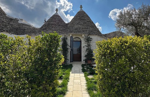 Alberobello Apartment | Ideal for couples with large private parking