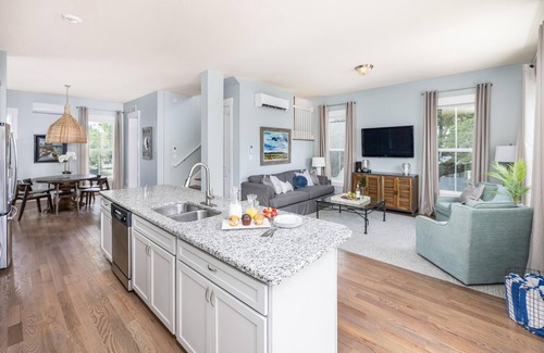 Folly Beach House | Ideal for Extended Families, 3 Private Pools, Sleeps 22, PET-FRIENDLY