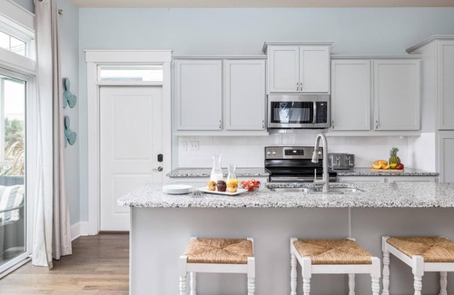 Folly Beach House | Ideal for Extended Families, 3 Private Pools, Sleeps 22, PET-FRIENDLY