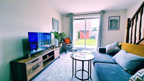 Stoke Gifford House | Ideal for Families and Workers - Free Parking at the doorstep