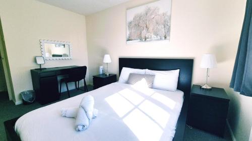 Stoke Gifford House | Ideal for Families and Workers - Free Parking at the doorstep