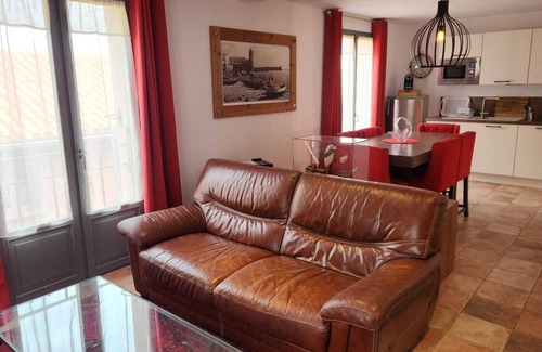 Collioure House | Ideal for families & friends: 2 apartments in 1 house, private patio, parking, walking distance to beaches