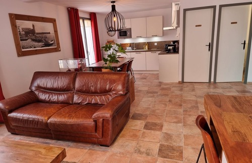 Collioure House | Ideal for families & friends: 2 apartments in 1 house, private patio, parking, walking distance to beaches