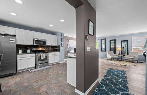 Brighton House | Ideal for Families & Groups | Theatre | Pet Friendly | Firepit | Spacious