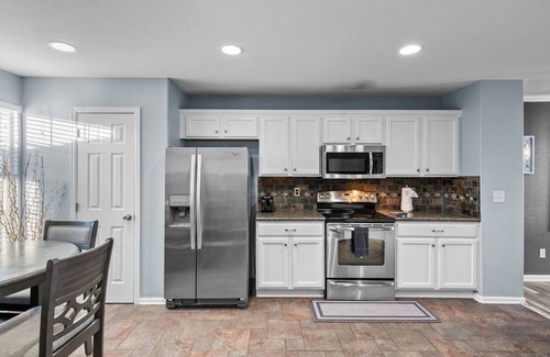Brighton House | Ideal for Families & Groups | Theatre | Pet Friendly | Firepit | Spacious