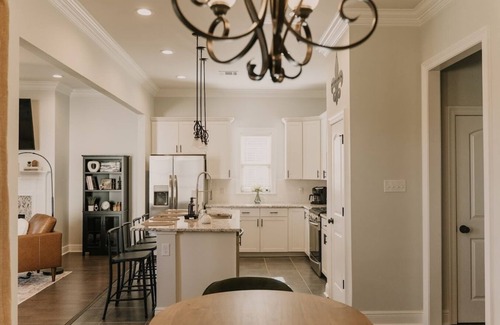 Lake Charles House | Ideal for Over 30-Day Stay | Fast WiFi | Comfortable