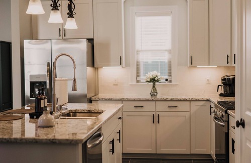 Lake Charles House | Ideal for Over 30-Day Stay | Fast WiFi | Comfortable