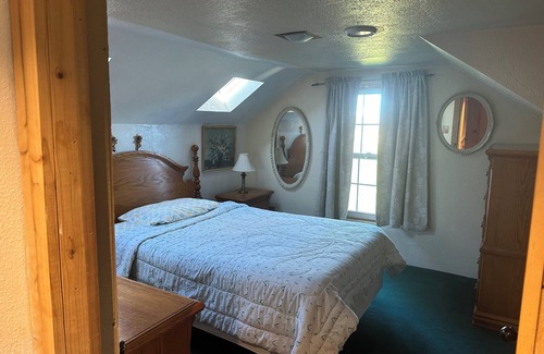 Oostburg Other | Ideal for traveling nurses or professionals. Nestled on a forty acre property