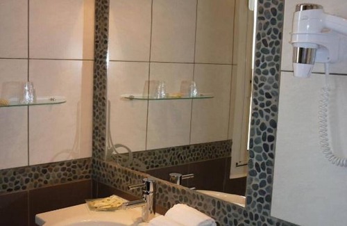 Sanary-sur-Mer Hotel | Ideal Getaway for Couple: Room w/Terrace | Near Local Attraction | Port Sanary