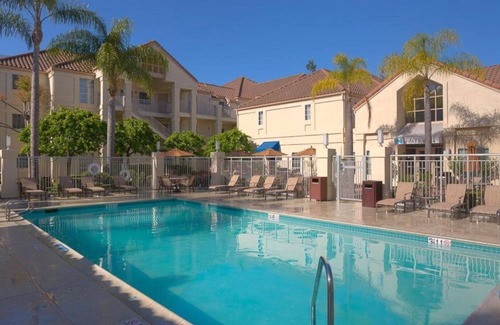 El Segundo House | Ideal Location 5 Miles from SoFi Stadium !