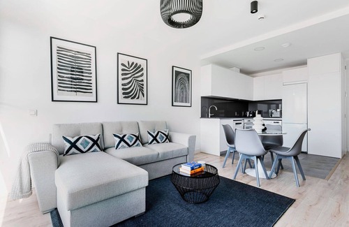 Palma-Palmilla Apartment | Ideal Martiricos - La Roca 1BR w/Doorman, nr Dining, by Blueground