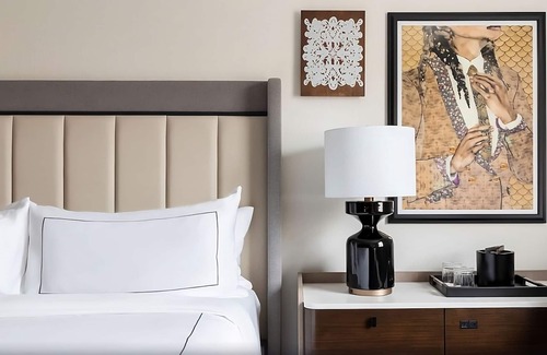 Charleston Historic District Hotel | Ideal Mix of Comfort and Value! Pet-friendly Property, Outdoor Swimming Pool!