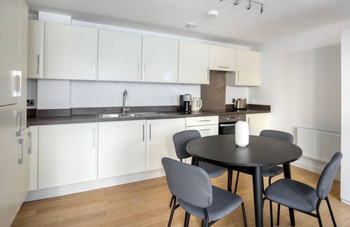 Hoxton West Apartment | Ideal Old Street 2BR, nr Station & Gardens, by Blueground