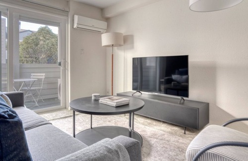 Pleasanton Apartment | Ideal Pleasanton 1BR w/ A/C, Gym & Pool, nr TJ & CVS, by Blueground