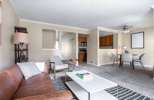 Santa Clara Apartment | Ideal Santa Clara 2BR w/Parking, W/D, walk to Dining, by Blueground