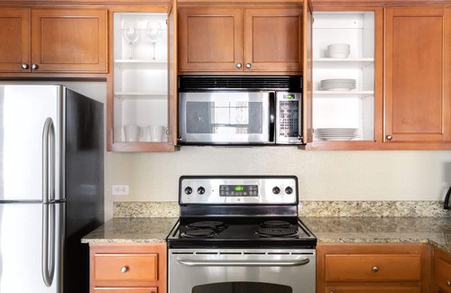 Santa Clara Apartment | Ideal Santa Clara 2BR w/Parking, W/D, walk to Dining, by Blueground