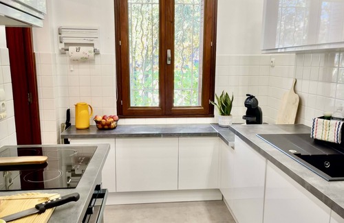 Saint-Didier House | Ideal summer house: swimming pool, air conditioning, shady garden and pétanque!