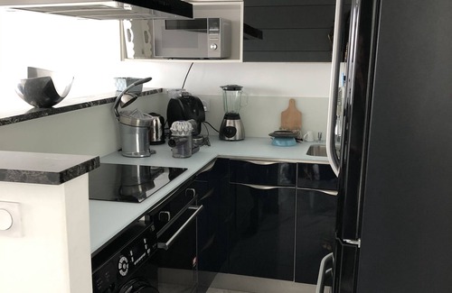 La Californie Apartment | Ideal Torque/Idéal Couple