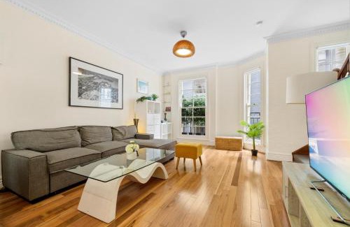 Ultimo House | Ideally located 3 BR with Parking & Central & Darling Harbour-10 mins walk