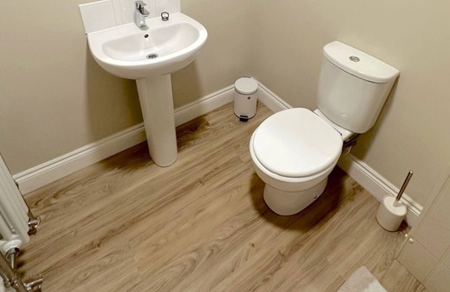 Salisbury Apartment | Ideally located stylish 1 bedroom apartment - Salisbury City Centre.