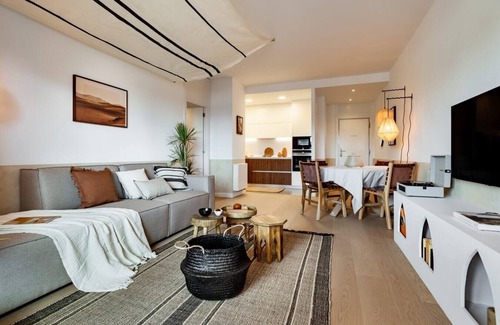 El Parc i la Llacuna del Poblenou Apartment | Idir - 2 bedrooms, a pool and terrace in Poblenou