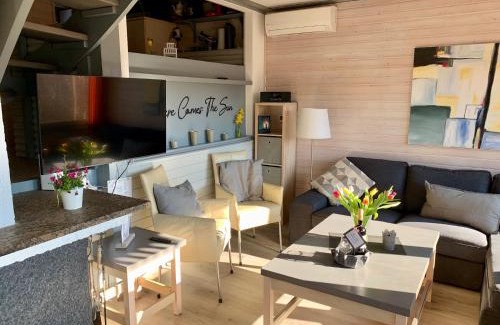 Reimboldshausen House | Idylle Seepark - Haus mit Pool und Fasssauna