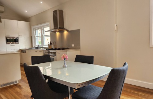 Willoughby House | Idyllic 4bedroom home in Willoughby. Direct access to park & playground.
