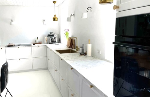 Sandvig Villa | Idyllic cliffside villa with stunning sea views