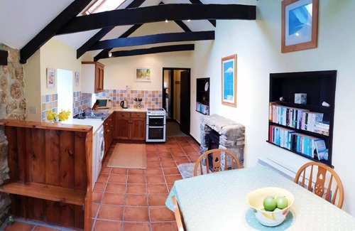 Castallack Cottage | Idyllic cottage in beautiful Lamorna valley - walking distance to sea and pub!