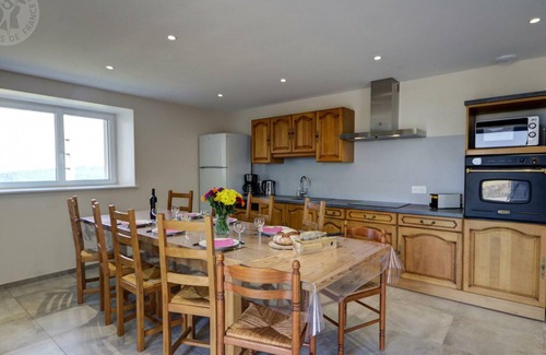 Panissieres Cottage | Idyllic Farmhouse Retreat: Spacious, Modern Amenities, Near Panissières, Perfect for Families