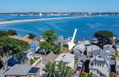Little Nahant House | Idyllic island home near the beach with park-like backyard, fast WiFi, & W/D