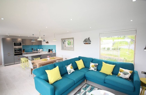 Talland House | Idyllic property with private hot tub, designed to offer every home comfort, with a contemporary fee